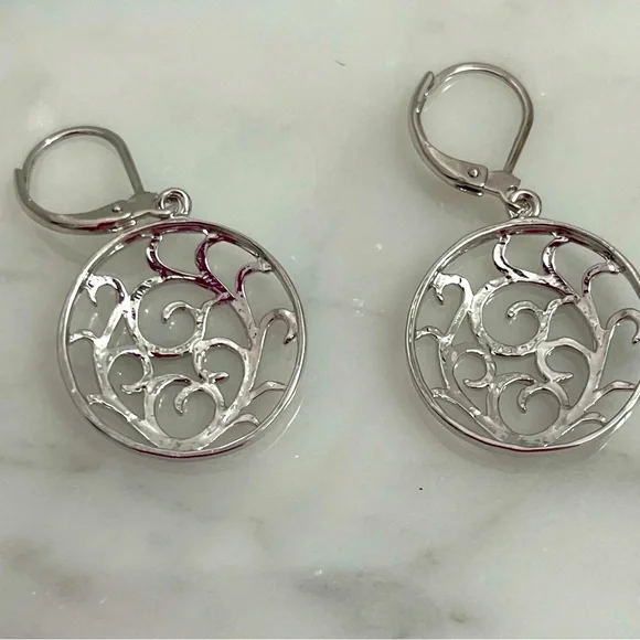 Earrings. New. - Picture 3 of 4